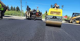 Best Asphalt Driveway Installation  in Glenshaw, PA